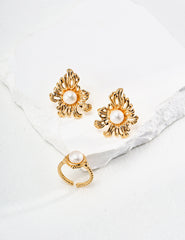 Vintage sunshine pearl earrings