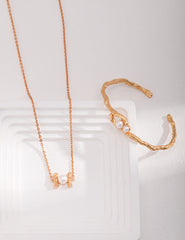 Minimalist Wavy Bracelet