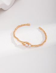 Minimalist Wavy Bracelet