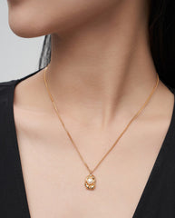 Lava Fluid Pearl Necklace_Vintage Gold