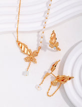 Dancing Butterfly Pearl Necklace_Vintage Gold